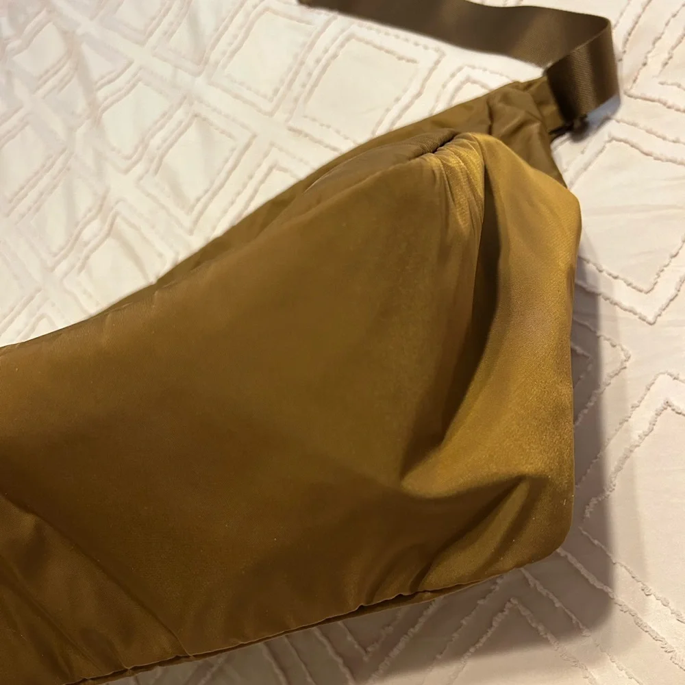 AWAY Nylon Bag - Picture 6 of 12